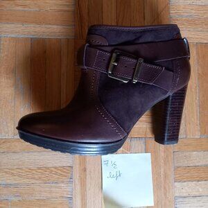 LEFT SHOE ONLY Clarks brown leather heels booties with buckle 7.5 NEW